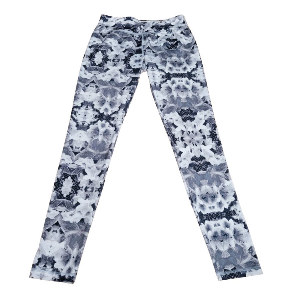 High Energie - Black & White  "Black Mirror" Jacey Floral Workout Leggings - M